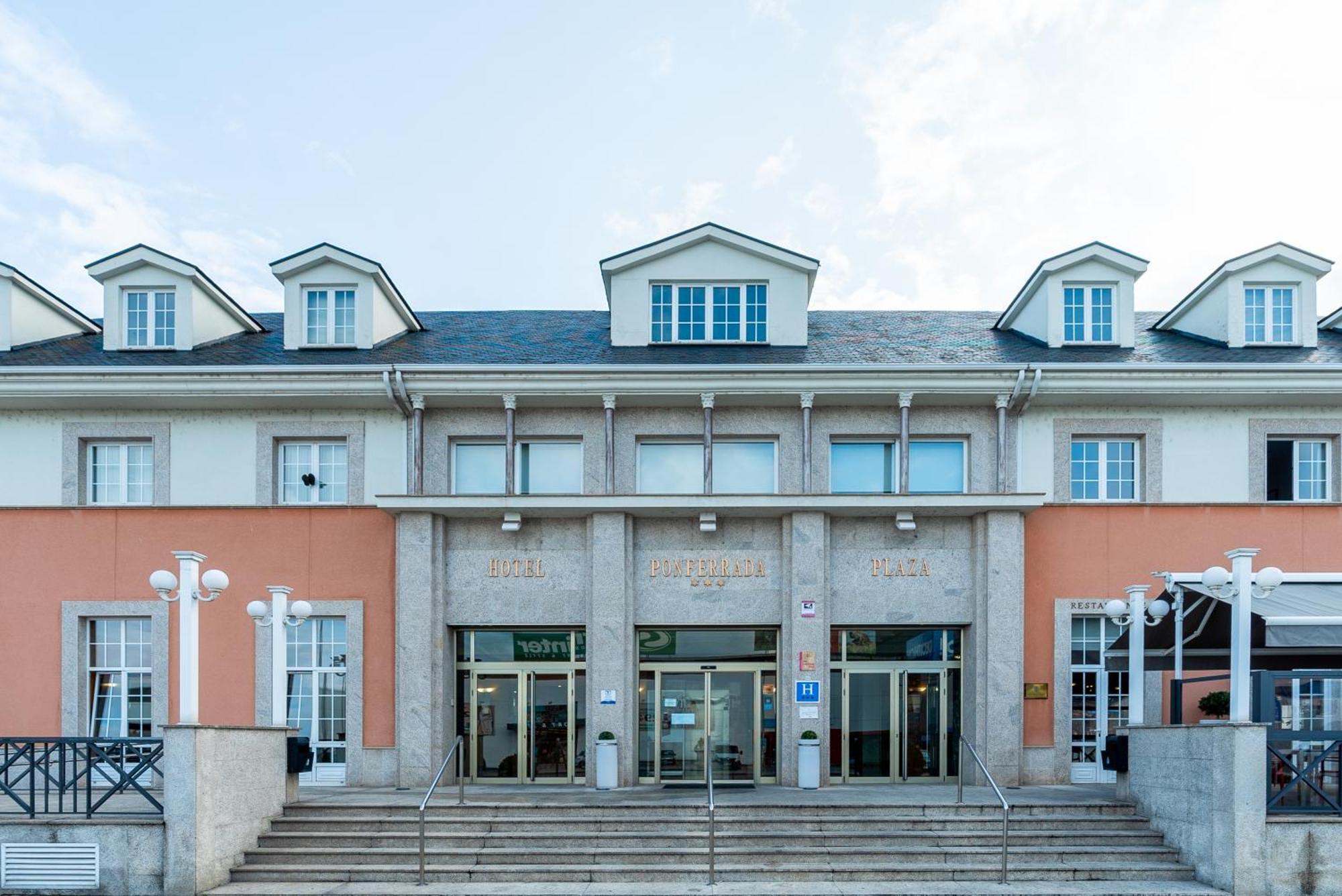 Hotel Ponferrada Plaza Exteriér fotografie